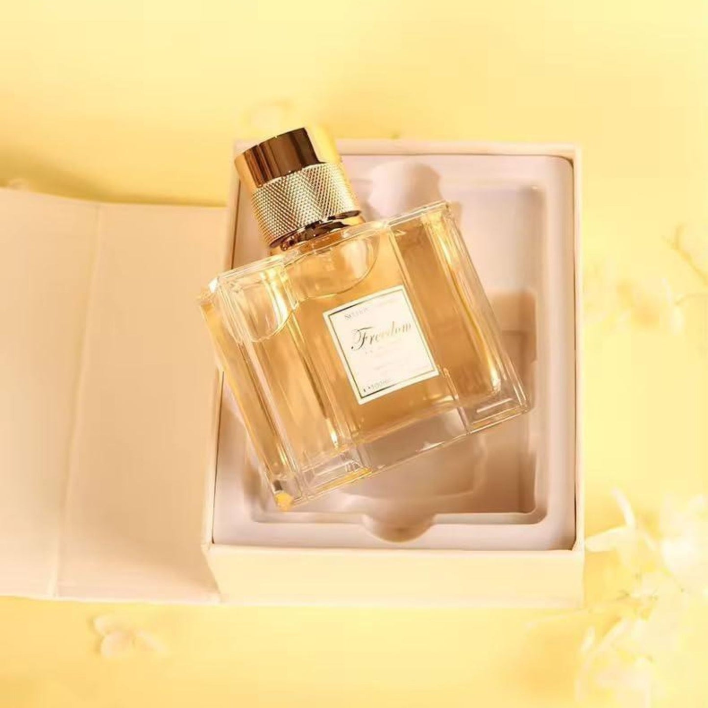 Elegant bottle of 100ml long lasting floral oriental perfume, perfect for women.